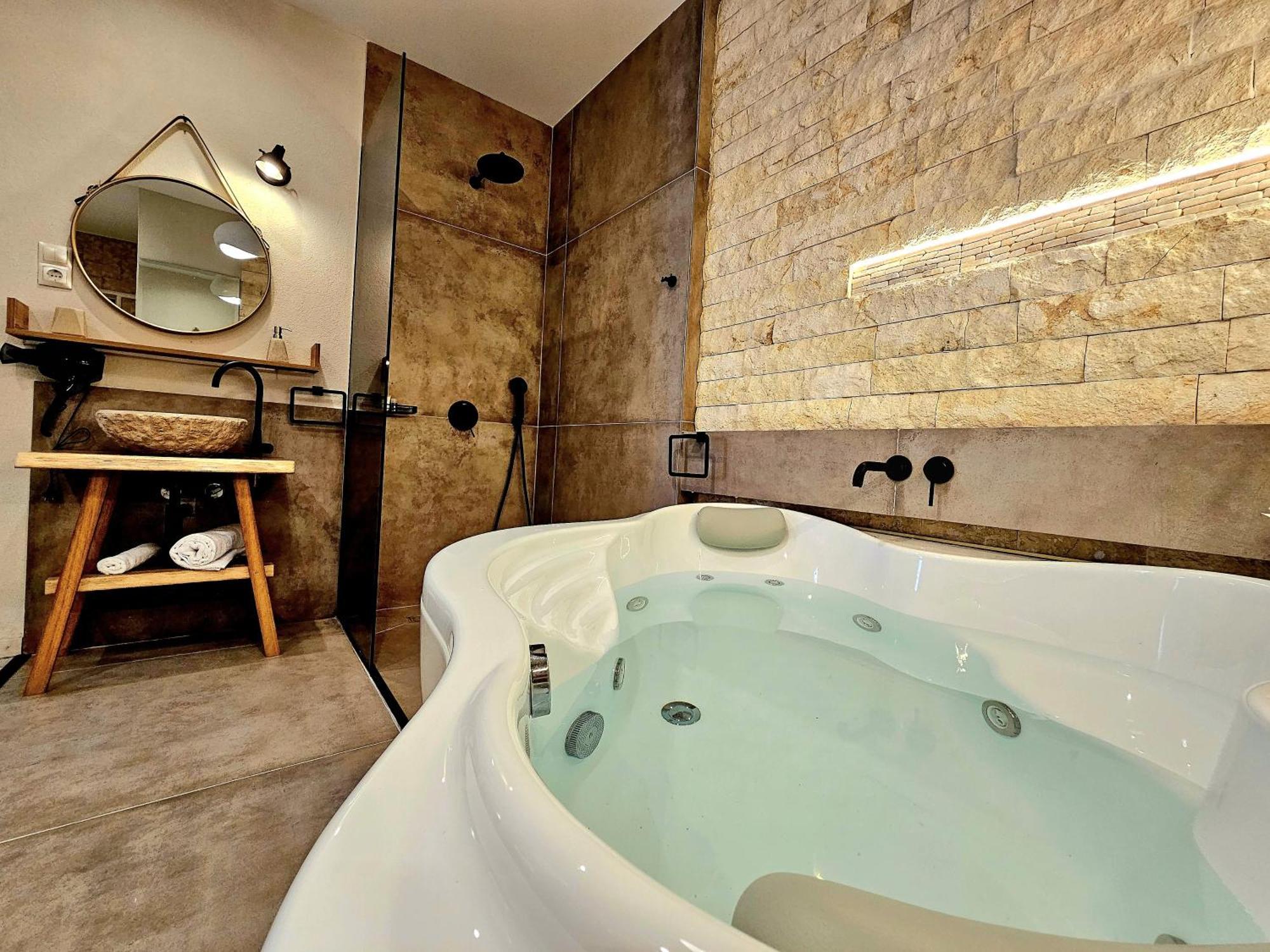 Golden City Center Suites Rhodes City ภายนอก รูปภาพ