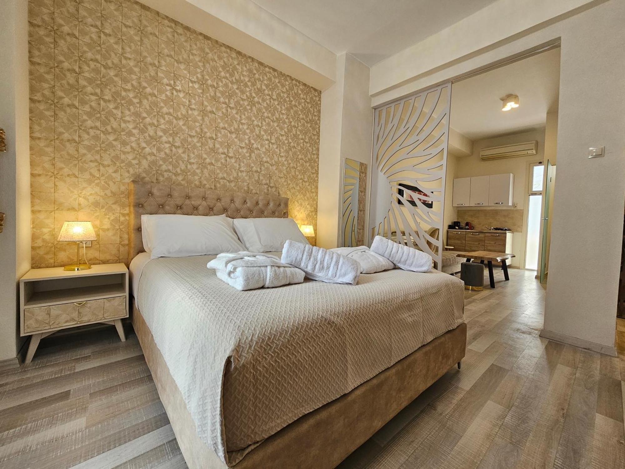 Golden City Center Suites Rhodes City ภายนอก รูปภาพ