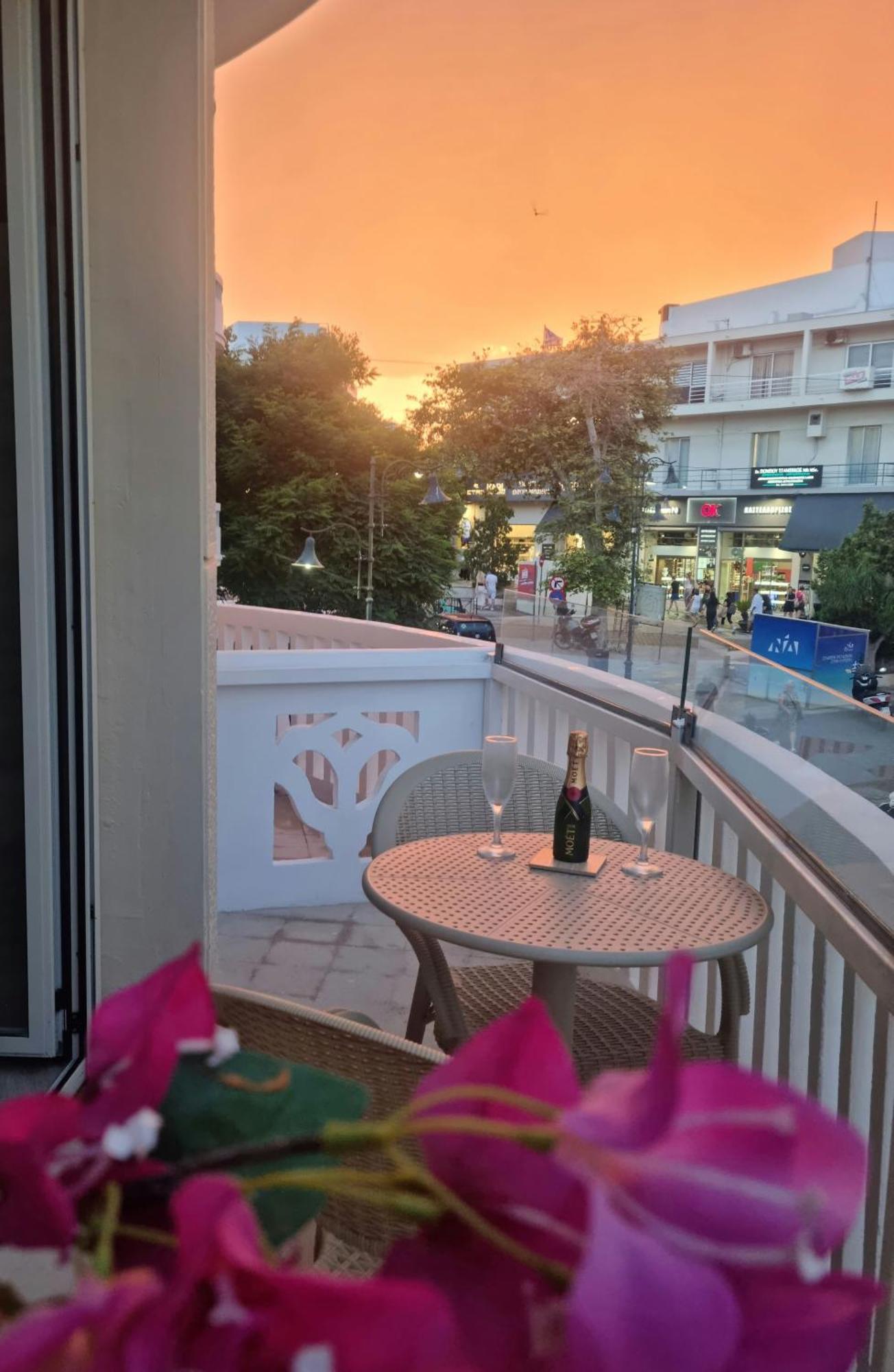 Golden City Center Suites Rhodes City ภายนอก รูปภาพ