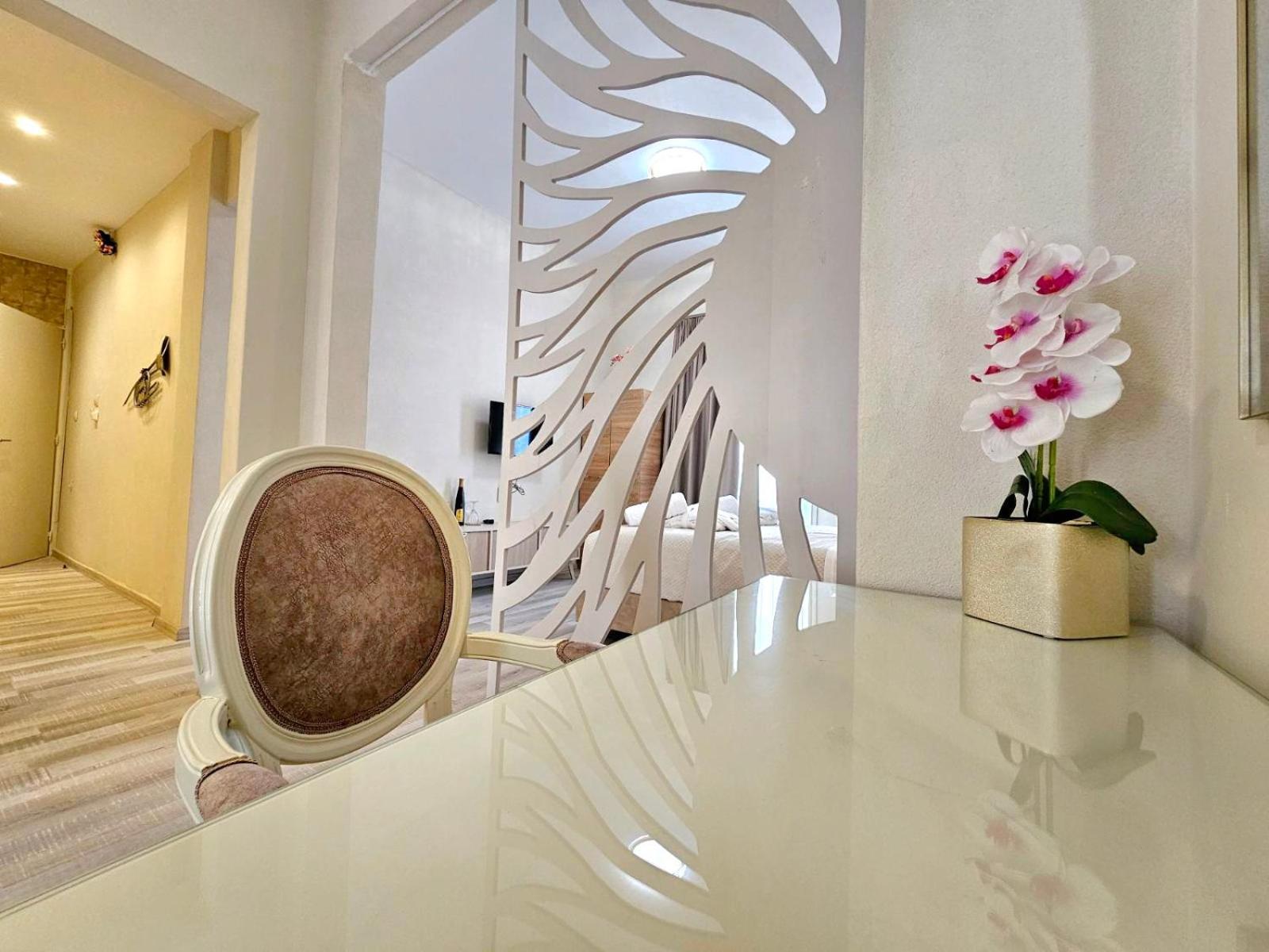 Golden City Center Suites Rhodes City ภายนอก รูปภาพ