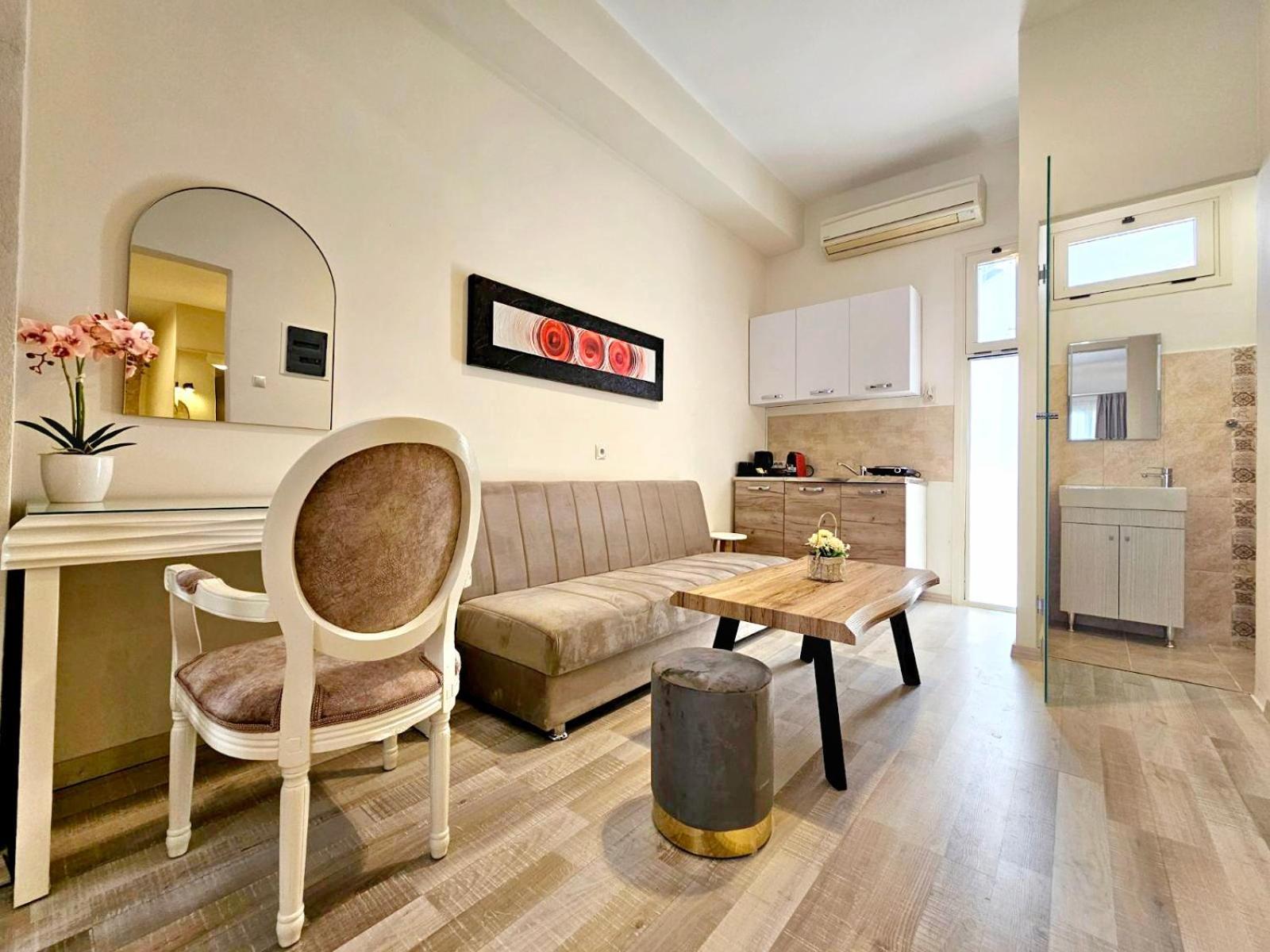 Golden City Center Suites Rhodes City ภายนอก รูปภาพ